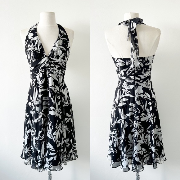 White House Black Market Dresses & Skirts - NEW White House Black Market Tropical Halter Chiffon Dress Size 0